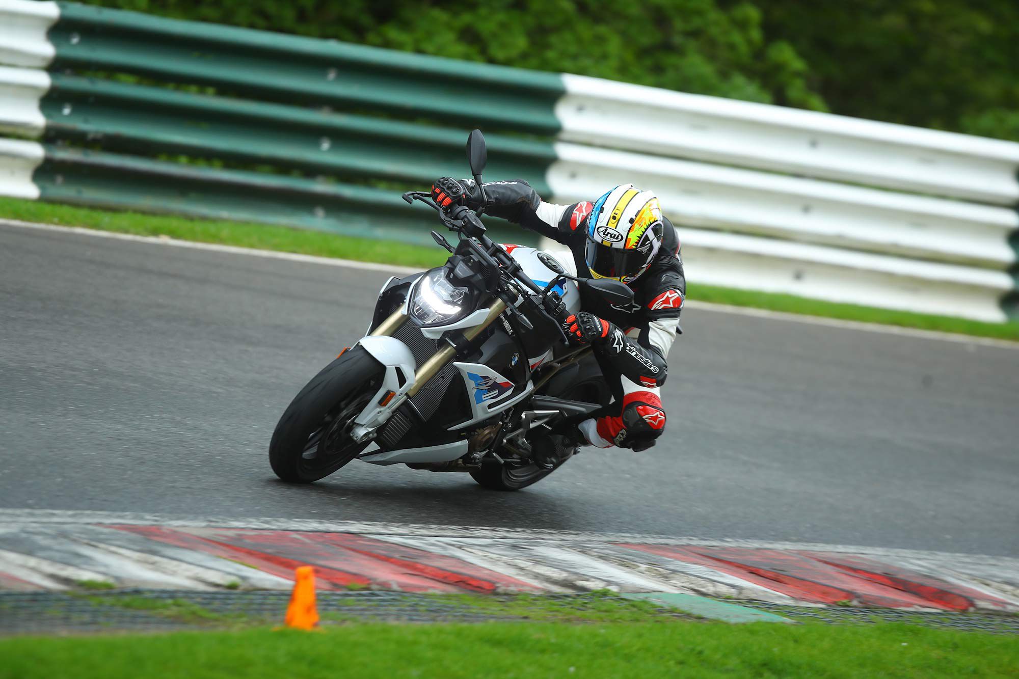 The BMW-branded brakes (no longer Brembo) are the same as found on the BMW S 1000 RR, and the M model comes with slightly thicker discs for track riders (up from 4.5mm to 5mm).